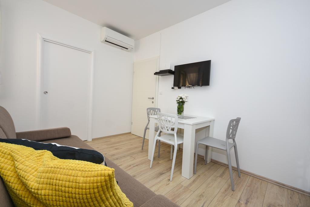 Tragos Lemon Tree Apartment โตรกีร์ ภายนอก รูปภาพ