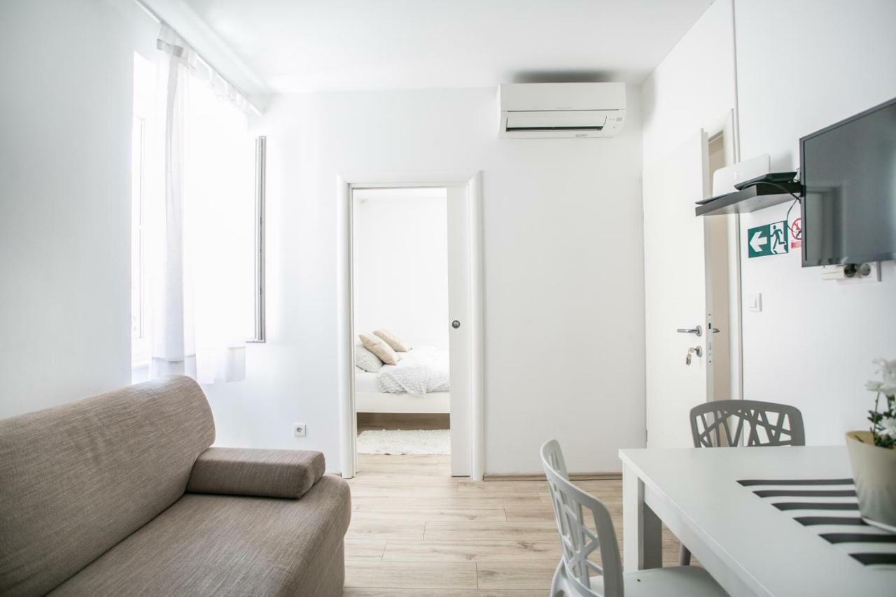Tragos Lemon Tree Apartment โตรกีร์ ภายนอก รูปภาพ